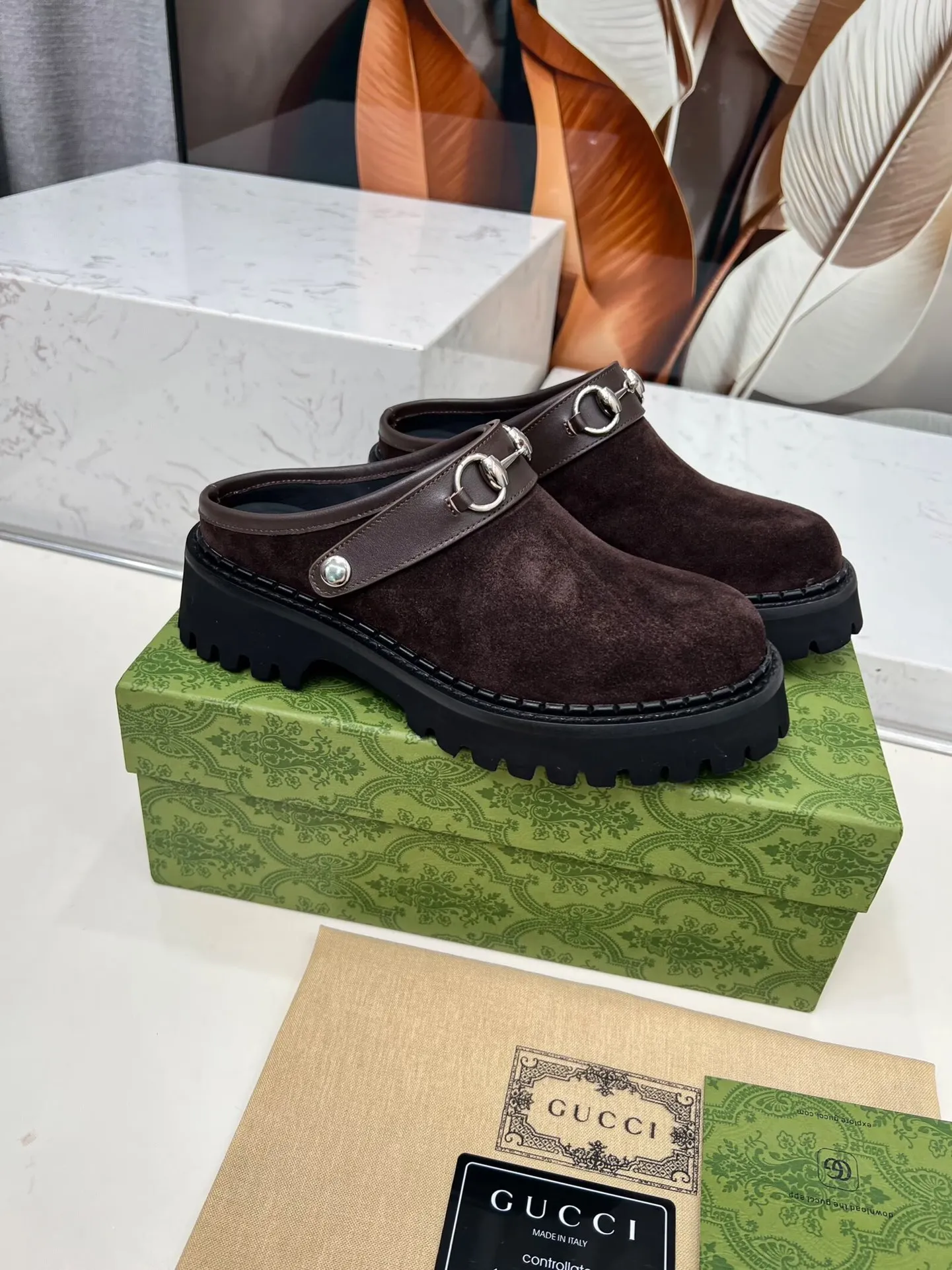 👟👟Ex-factory price 480👟👟 GUCCI British-style fashion slippers, lazy design back stumbling ➕thick sole increased height, empty back shape looming with exposed ankles, super cool when walking, age-neutral style, wide audience, Fabric: cowhide, mercerized cow suede Lining/foot pad: cowhide Outsole: foam outsole Heel height: 5cm Number of yards: 35-42 (customized numbers at both ends) Color: 4 colors available: black, brown, and military green Packing: card, bag